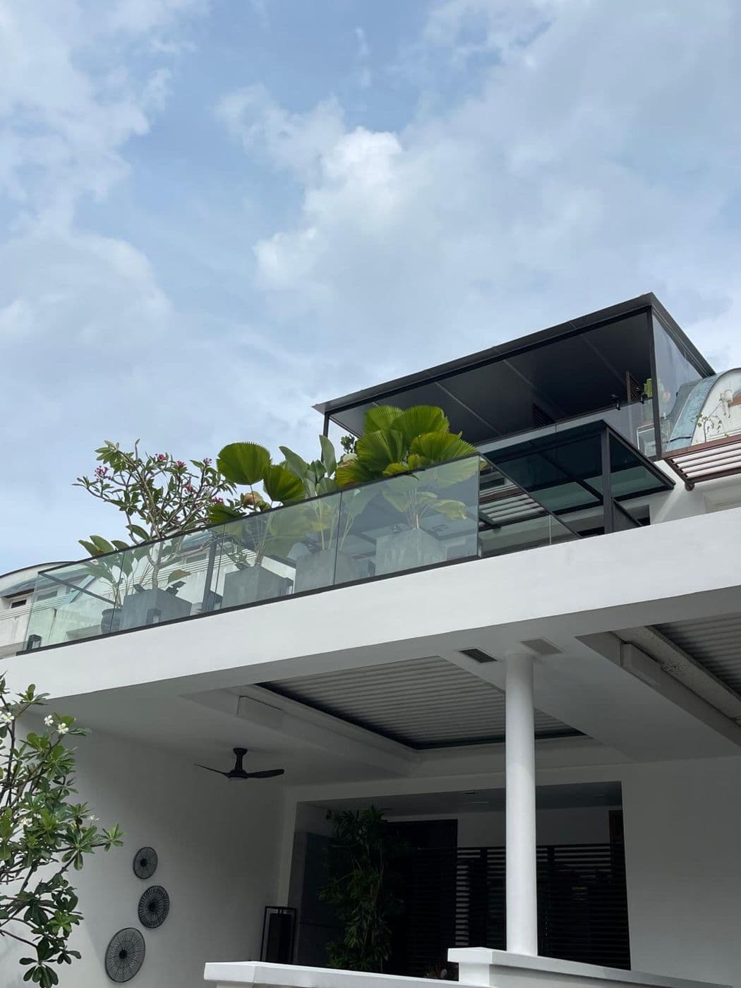 RH GLASS SOLUTION PTE. LTD.
